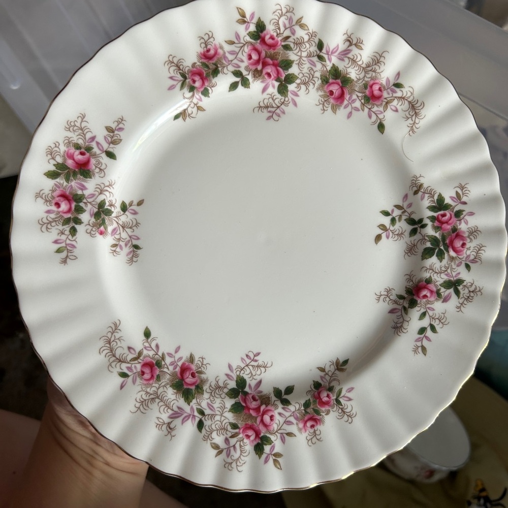 Royal Albert lavender rose dinner plates NWOT